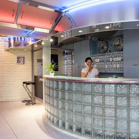 Szálloda Liberty Rennes Ouest 2*