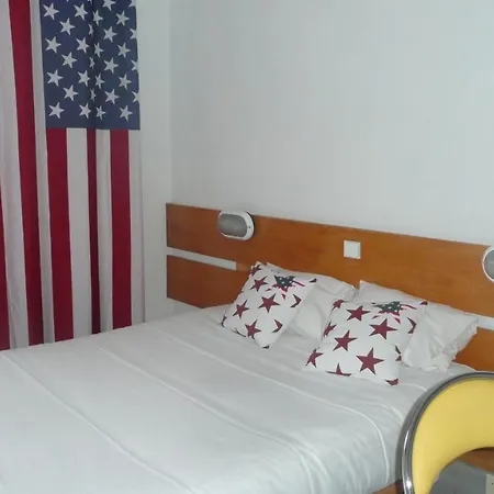 Liberty Rennes Ouest Szálloda 2*